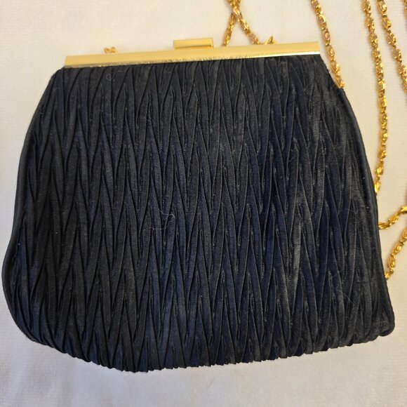 Vintage La Regale LTD Black Crinkled Satin Evening Bag with Gold Chain - Picture 5 of 7